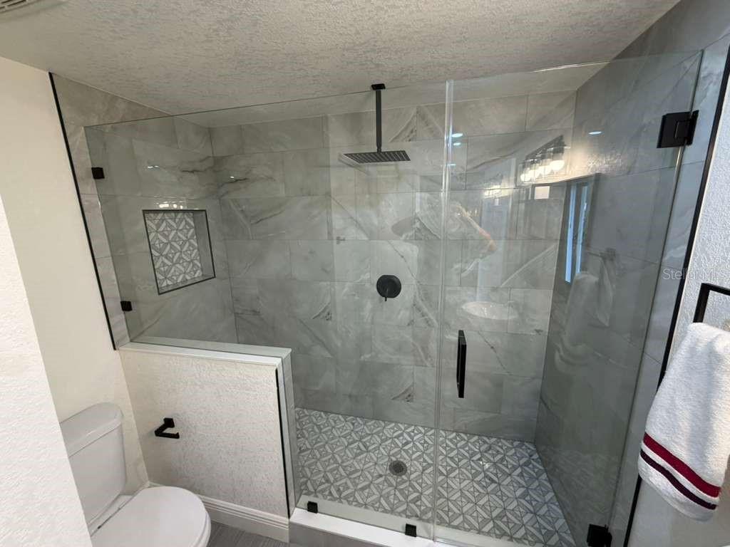 Image 13 of 19 For 343 Shore Drive E