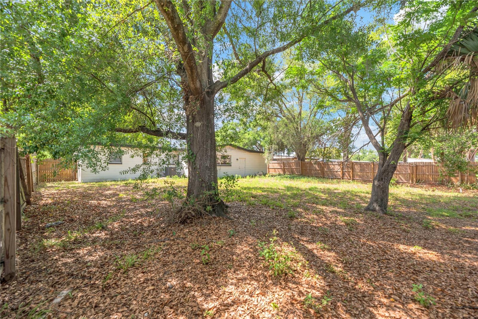 Image 11 of 36 For 9618 Pine Ridge Avenue