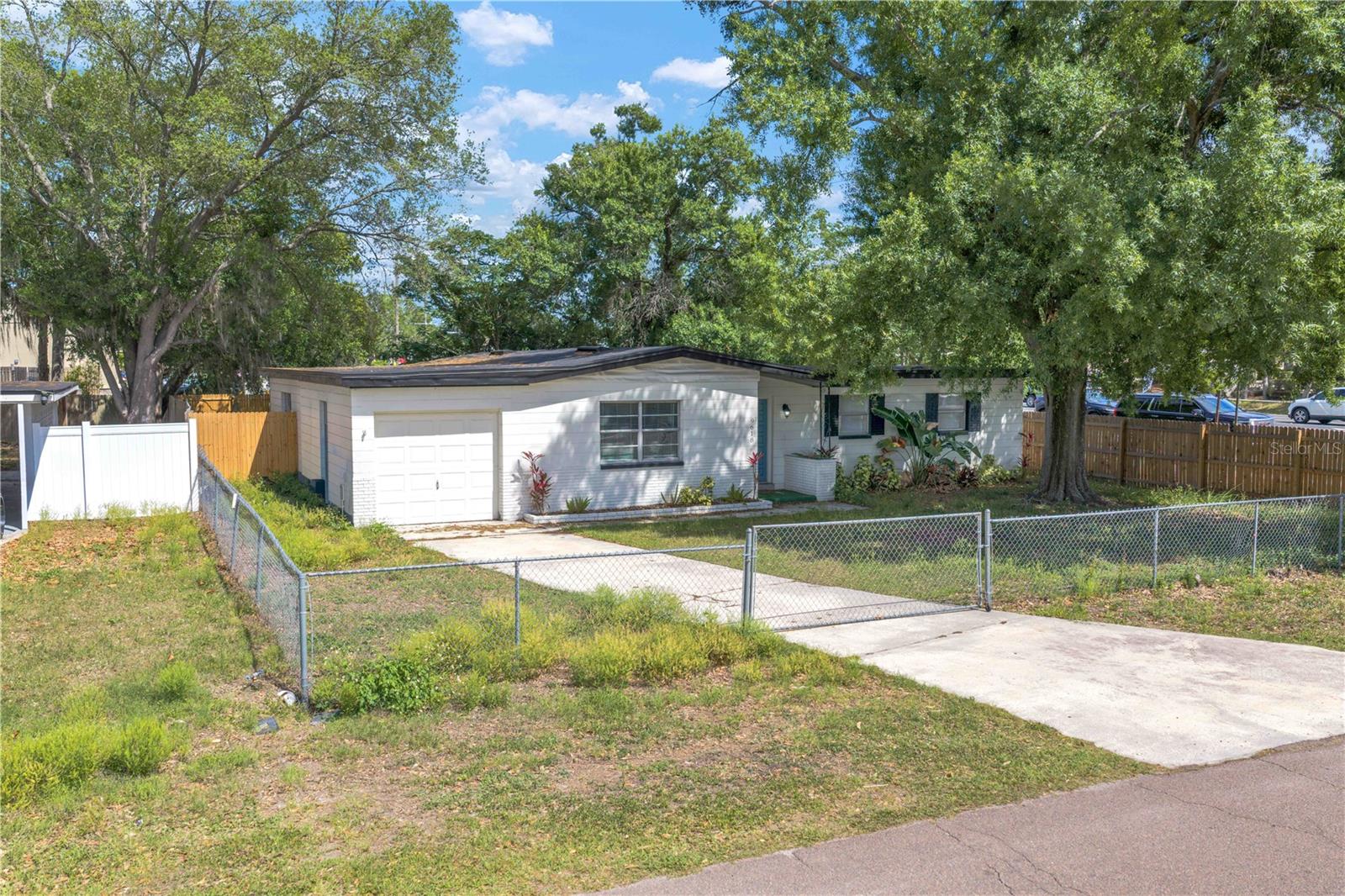 Image 27 of 36 For 9618 Pine Ridge Avenue