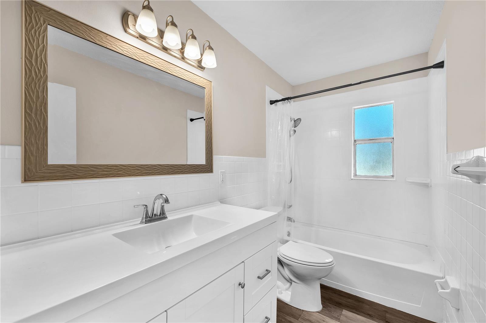 Image 5 of 36 For 9618 Pine Ridge Avenue