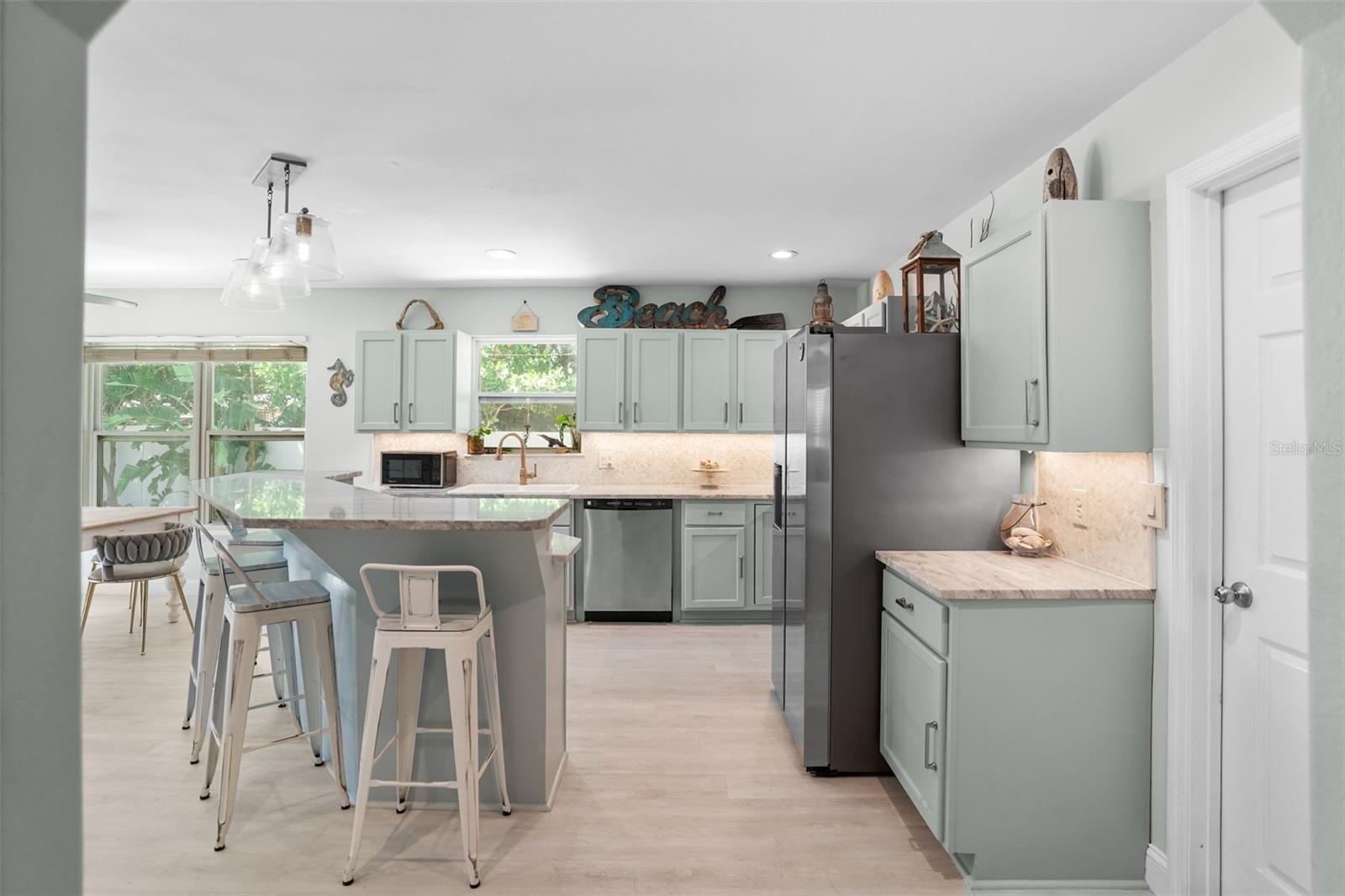 Image 14 of 57 For 4800 16th Street N