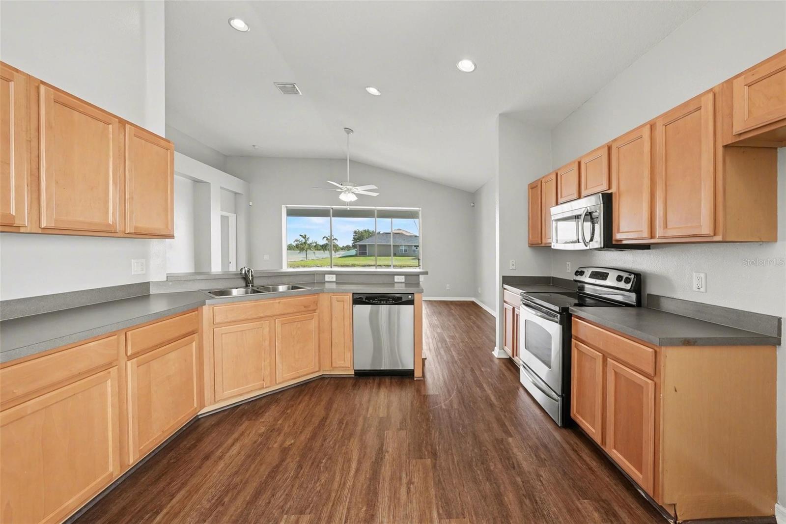 Image 12 of 30 For 636 Tanana Fall Drive