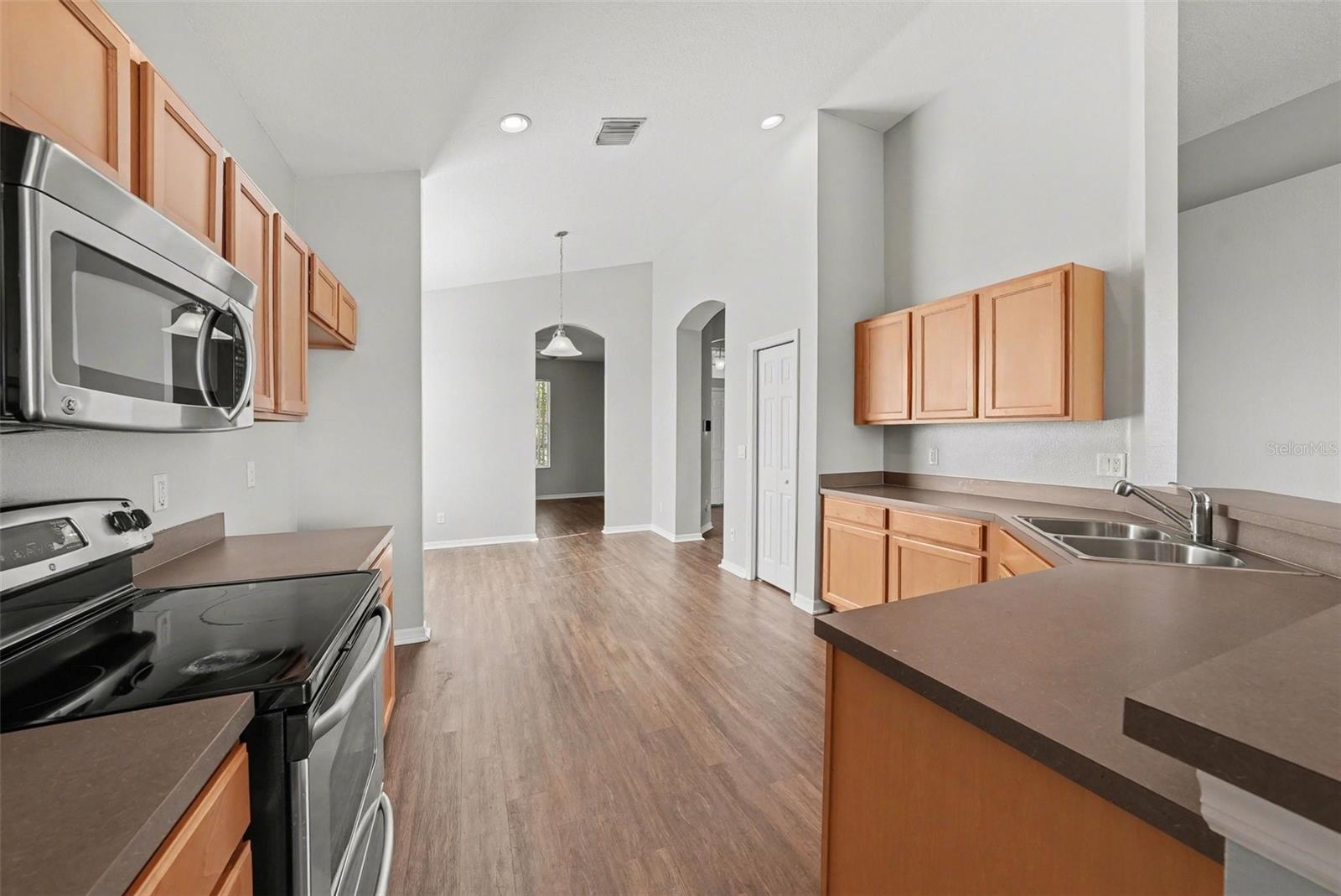 Image 13 of 30 For 636 Tanana Fall Drive