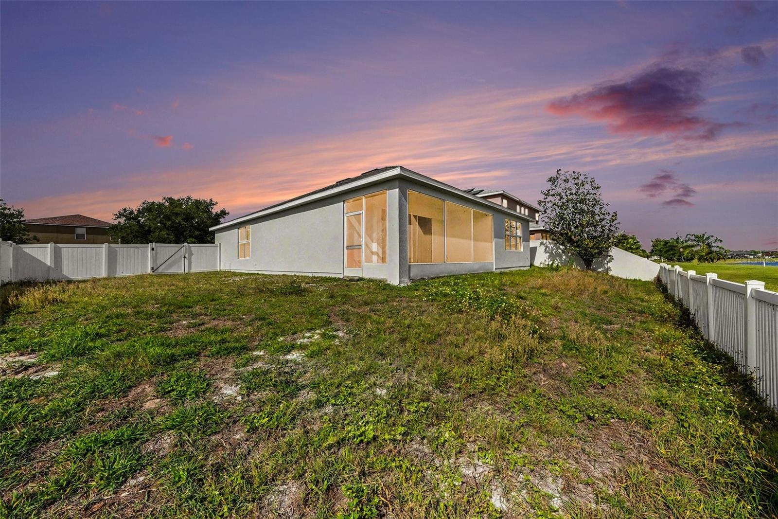 Image 23 of 30 For 636 Tanana Fall Drive