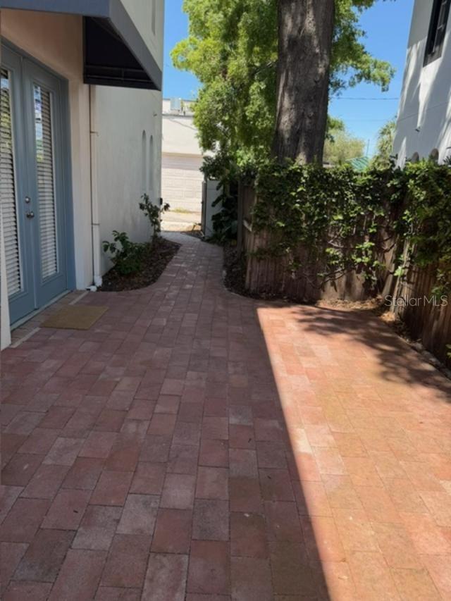 Image 16 of 18 For 409 Westland Avenue 3