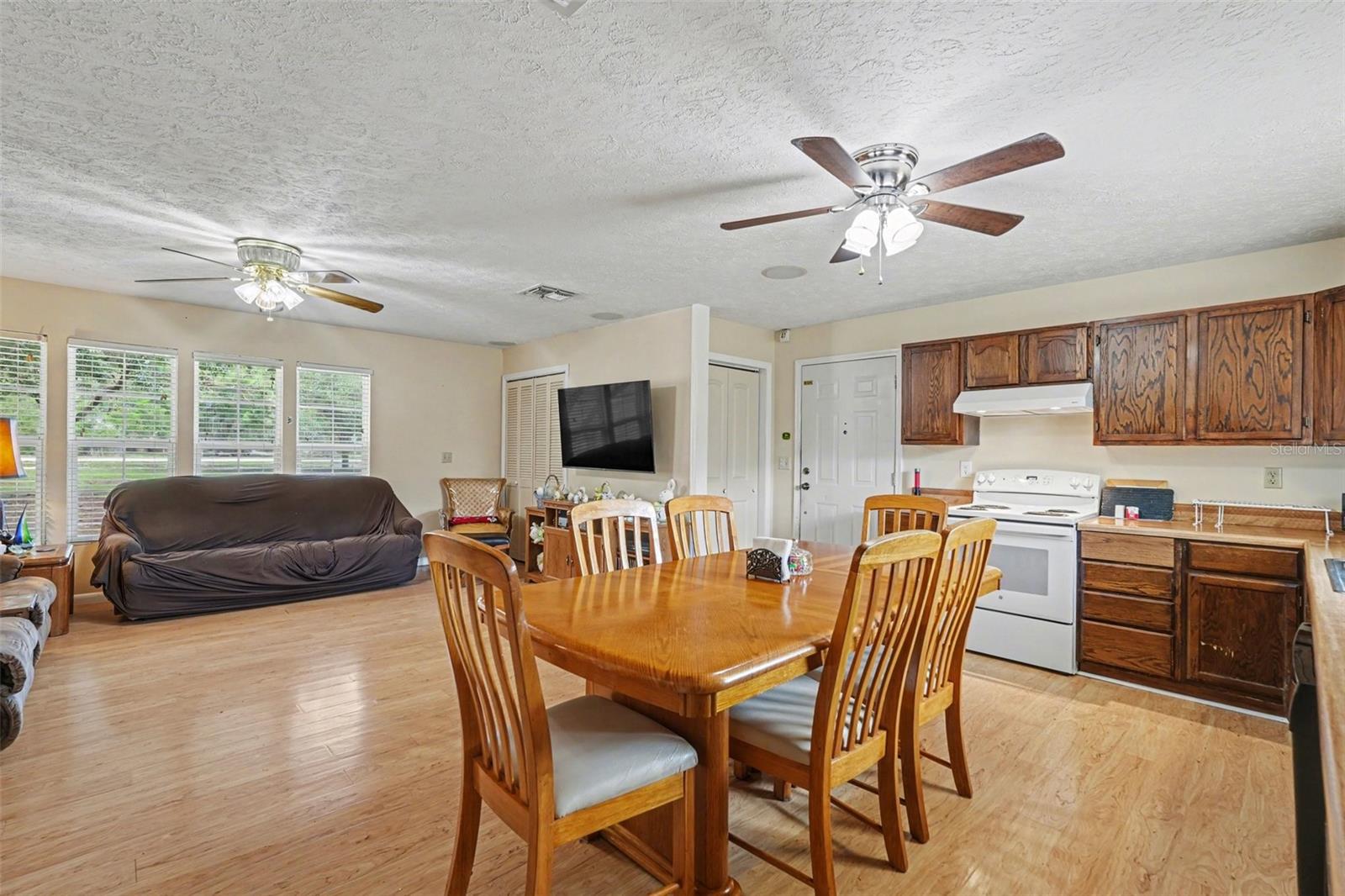 Image 9 of 29 For 4341 Alison Street