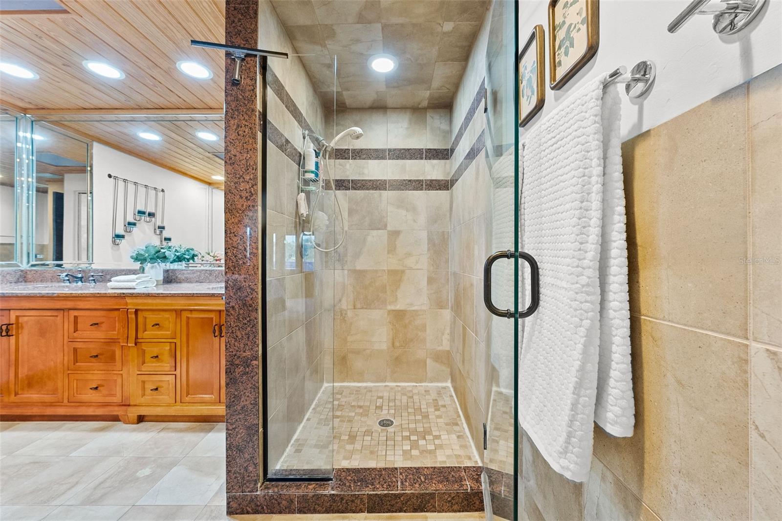 Image 17 of 56 For 17301 Estes Road