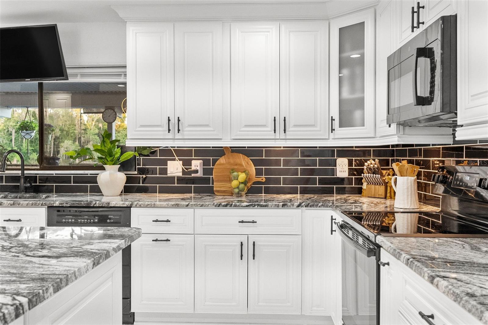 Image 5 of 56 For 17301 Estes Road