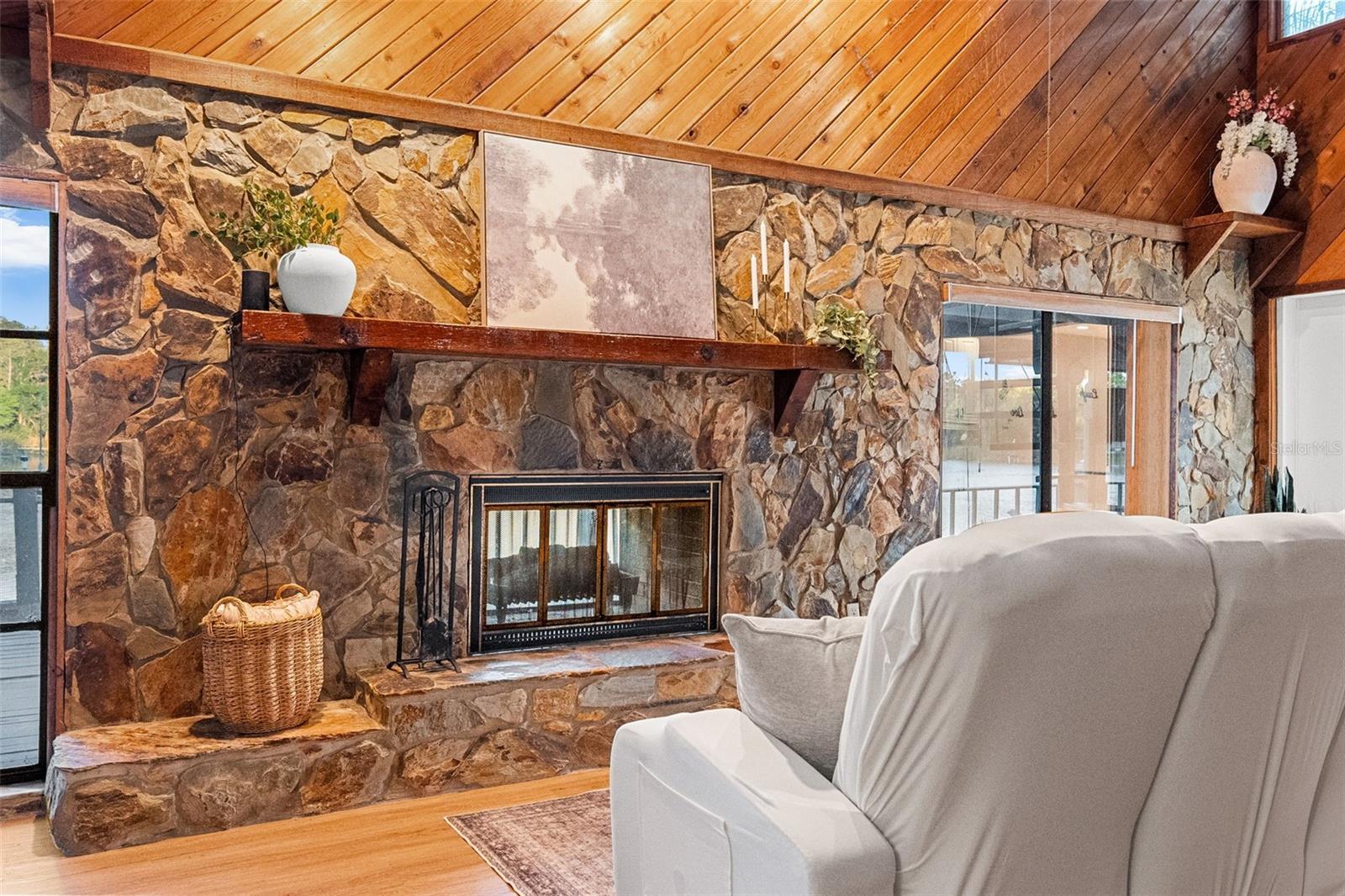 Image 9 of 56 For 17301 Estes Road