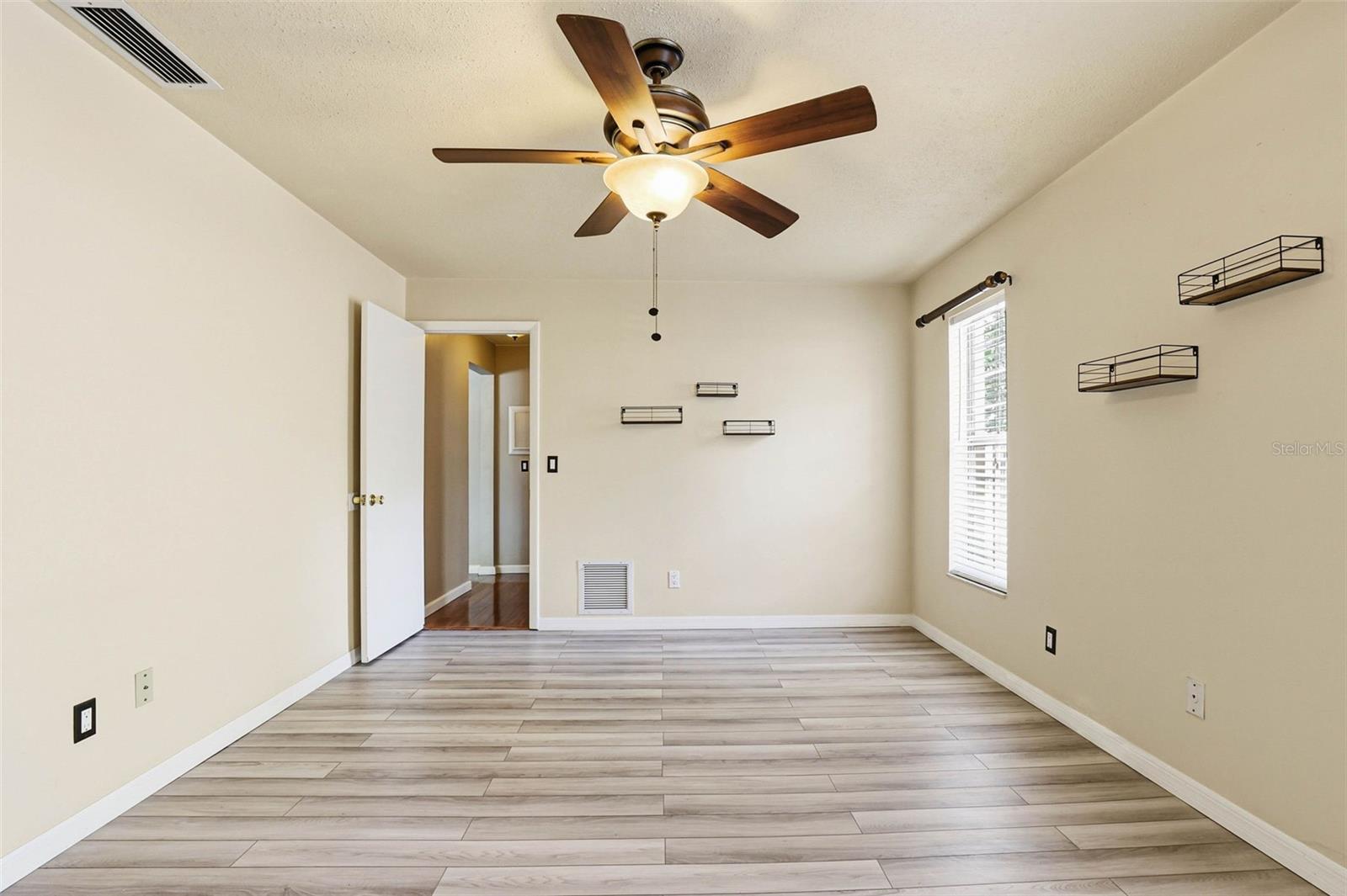 Image 21 of 56 For 14649 Bay Drive