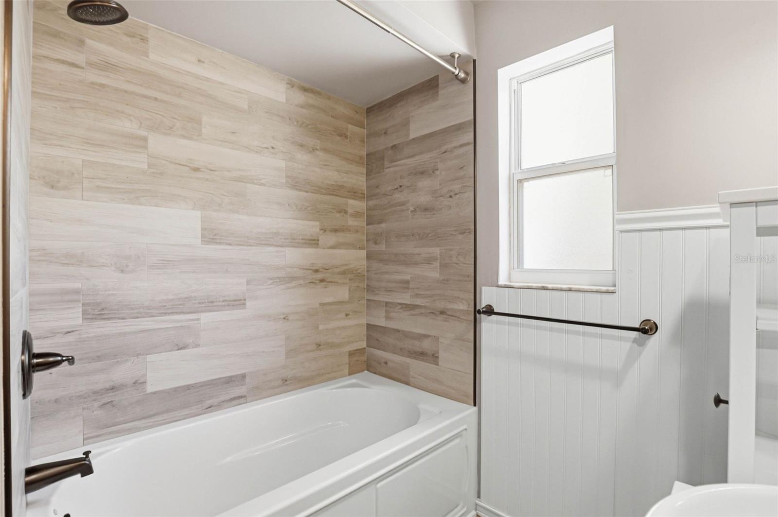 Image 23 of 56 For 14649 Bay Drive