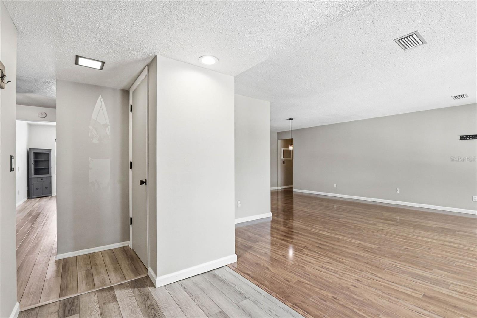 Image 7 of 56 For 14649 Bay Drive