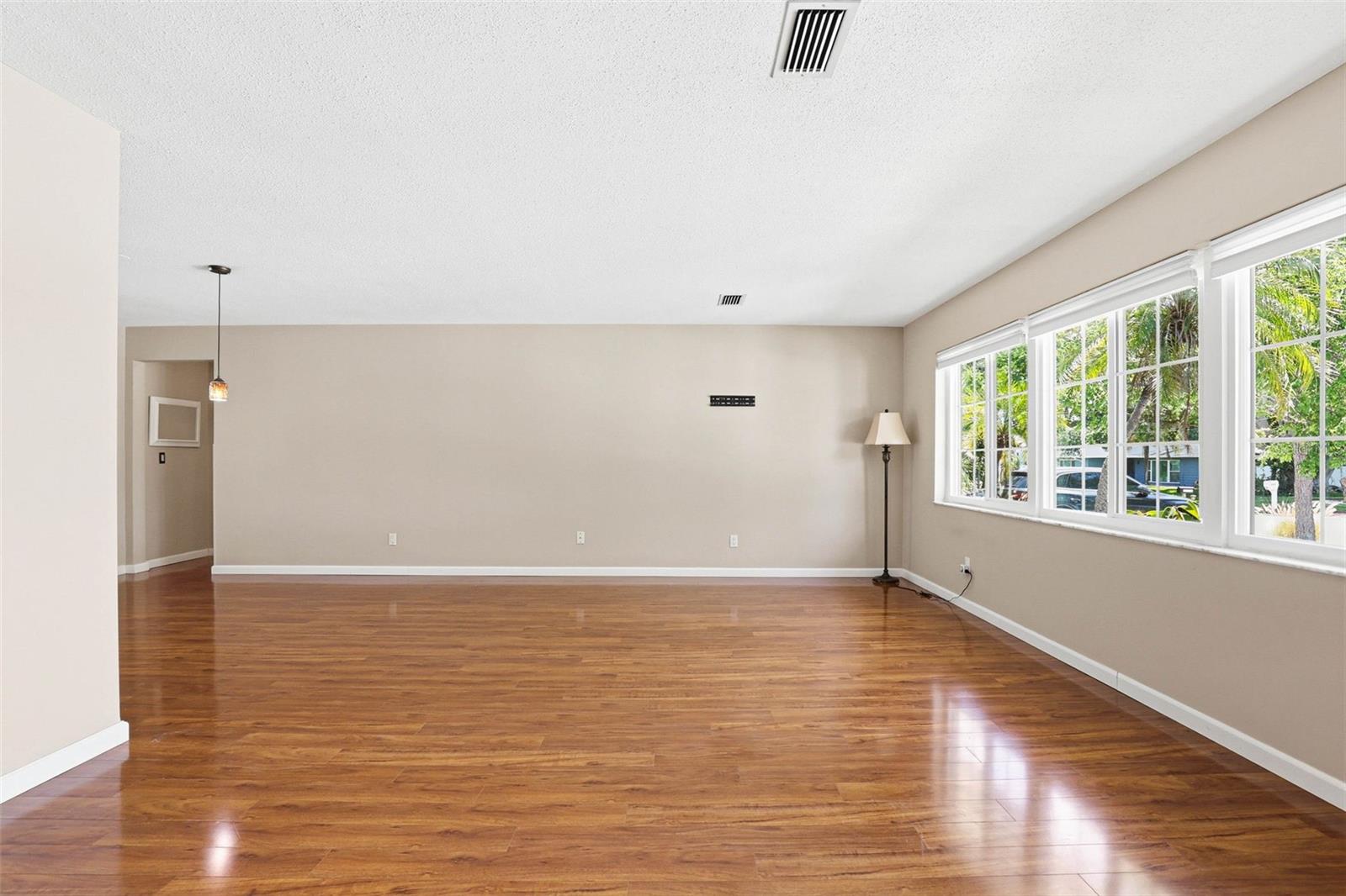 Image 9 of 56 For 14649 Bay Drive