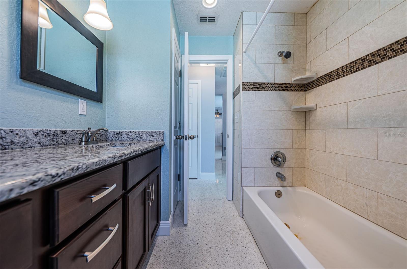 Image 18 of 22 For 14025 Yacht Club Boulevard