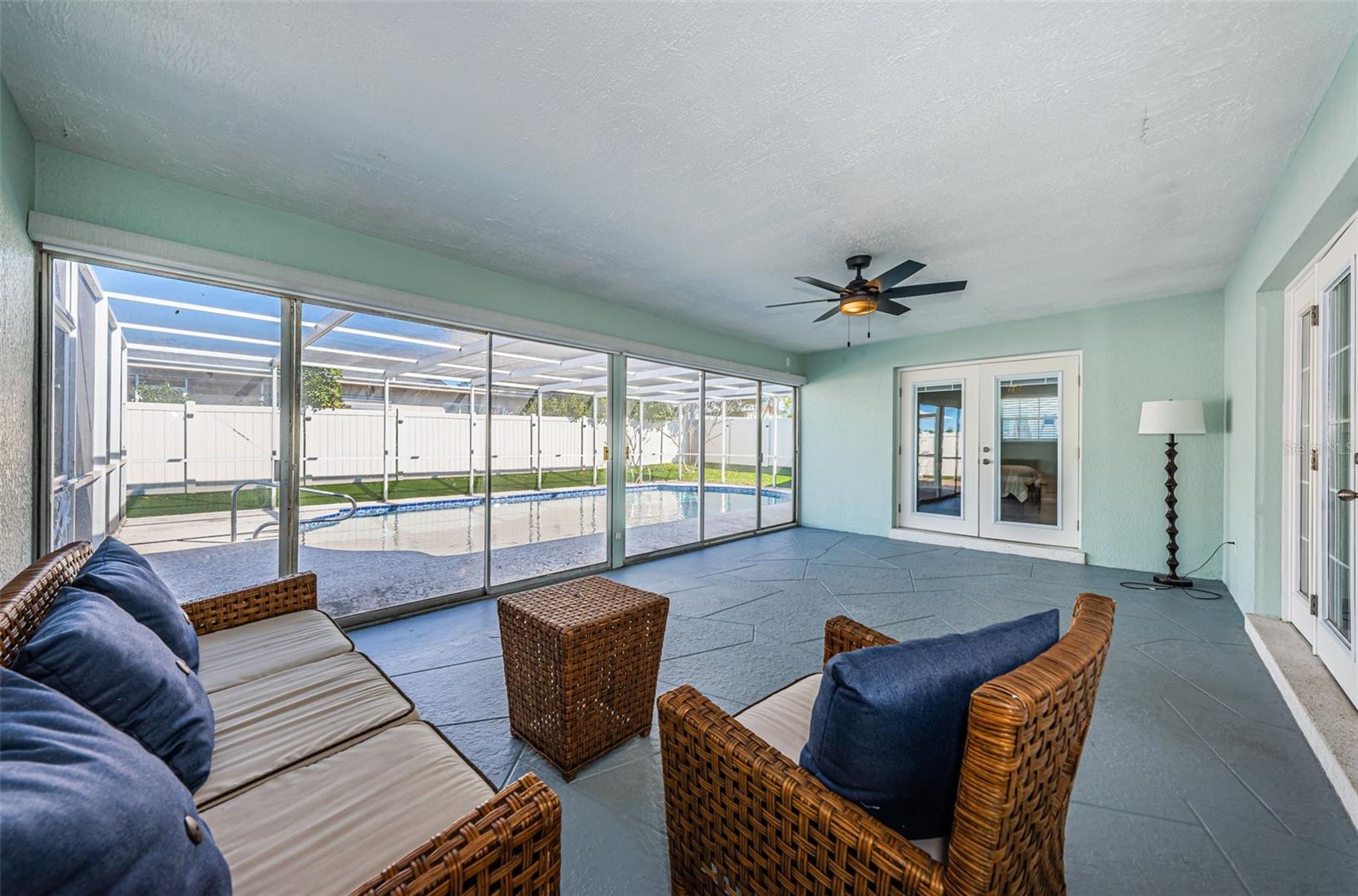 Image 8 of 22 For 14025 Yacht Club Boulevard