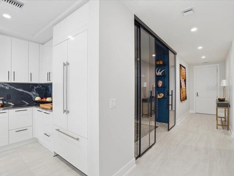 Image 12 of 68 For 301 1st Street S 907