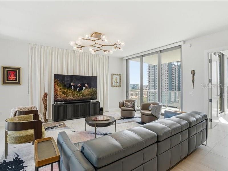 Image 14 of 68 For 301 1st Street S 907