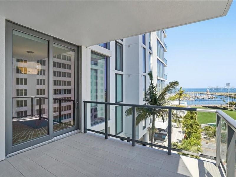 Image 21 of 68 For 301 1st Street S 907