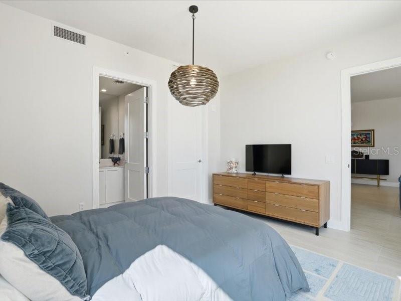 Image 26 of 68 For 301 1st Street S 907