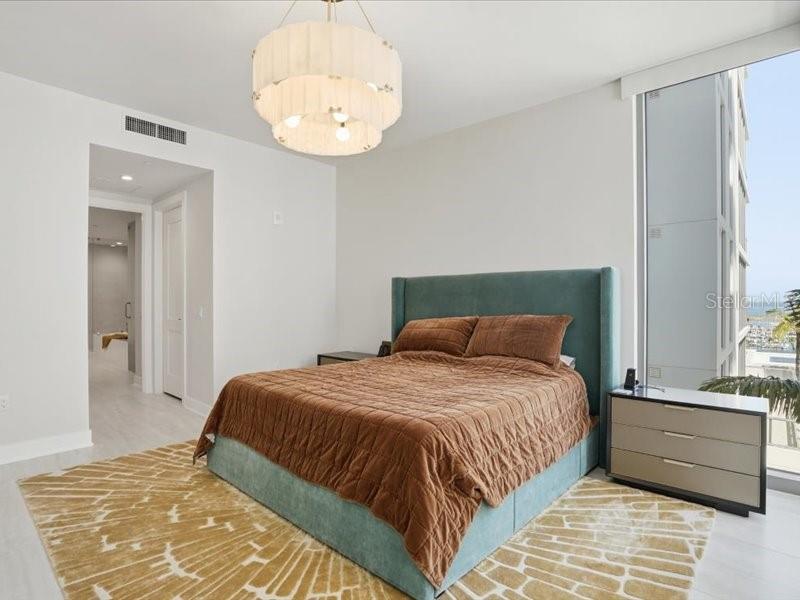 Image 36 of 68 For 301 1st Street S 907