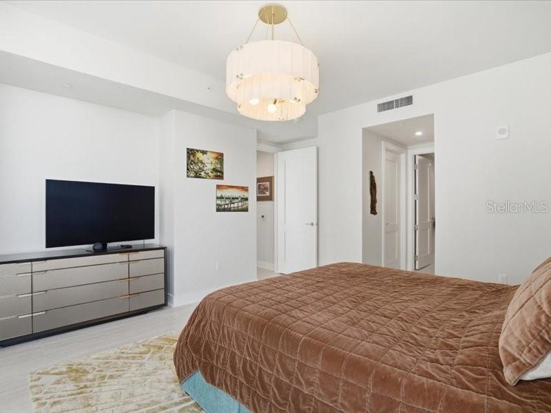 Image 37 of 68 For 301 1st Street S 907