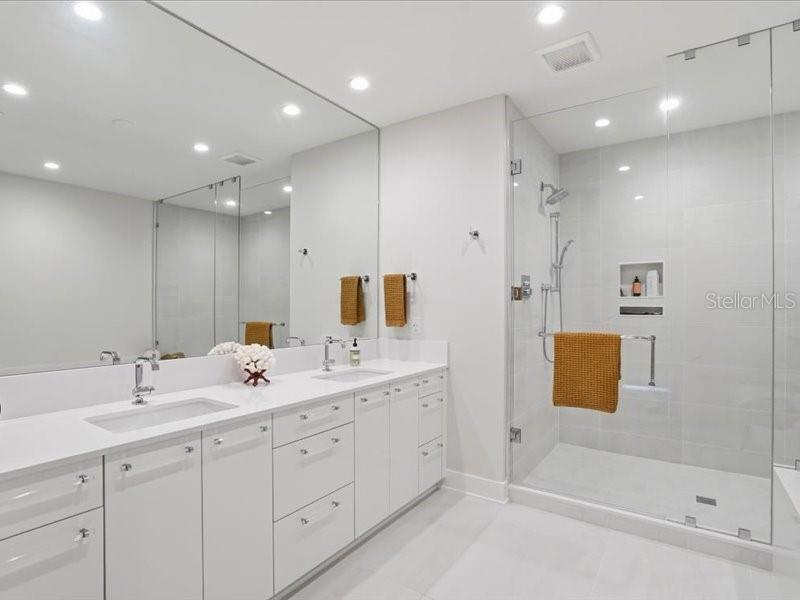 Image 39 of 68 For 301 1st Street S 907