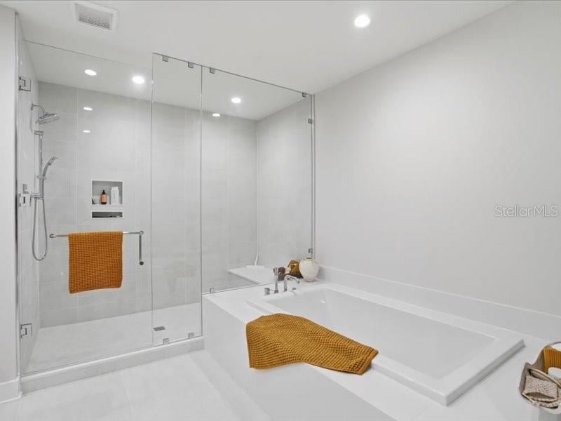 Image 40 of 68 For 301 1st Street S 907