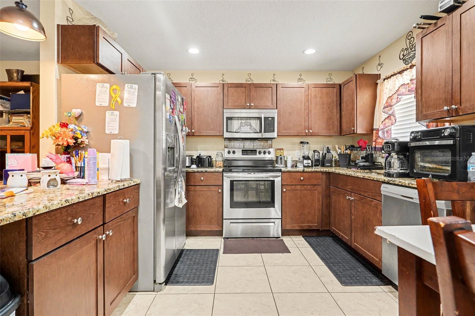 Image 5 of 13 For 719 Walnut Avenue