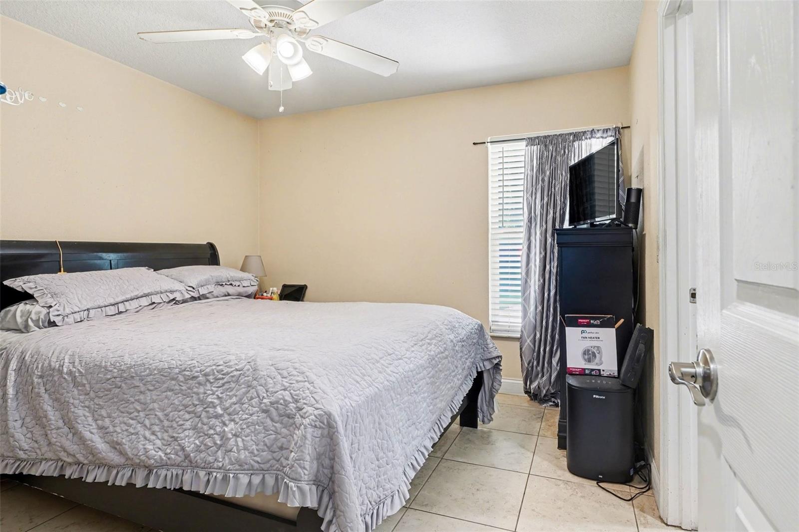 Image 8 of 13 For 719 Walnut Avenue