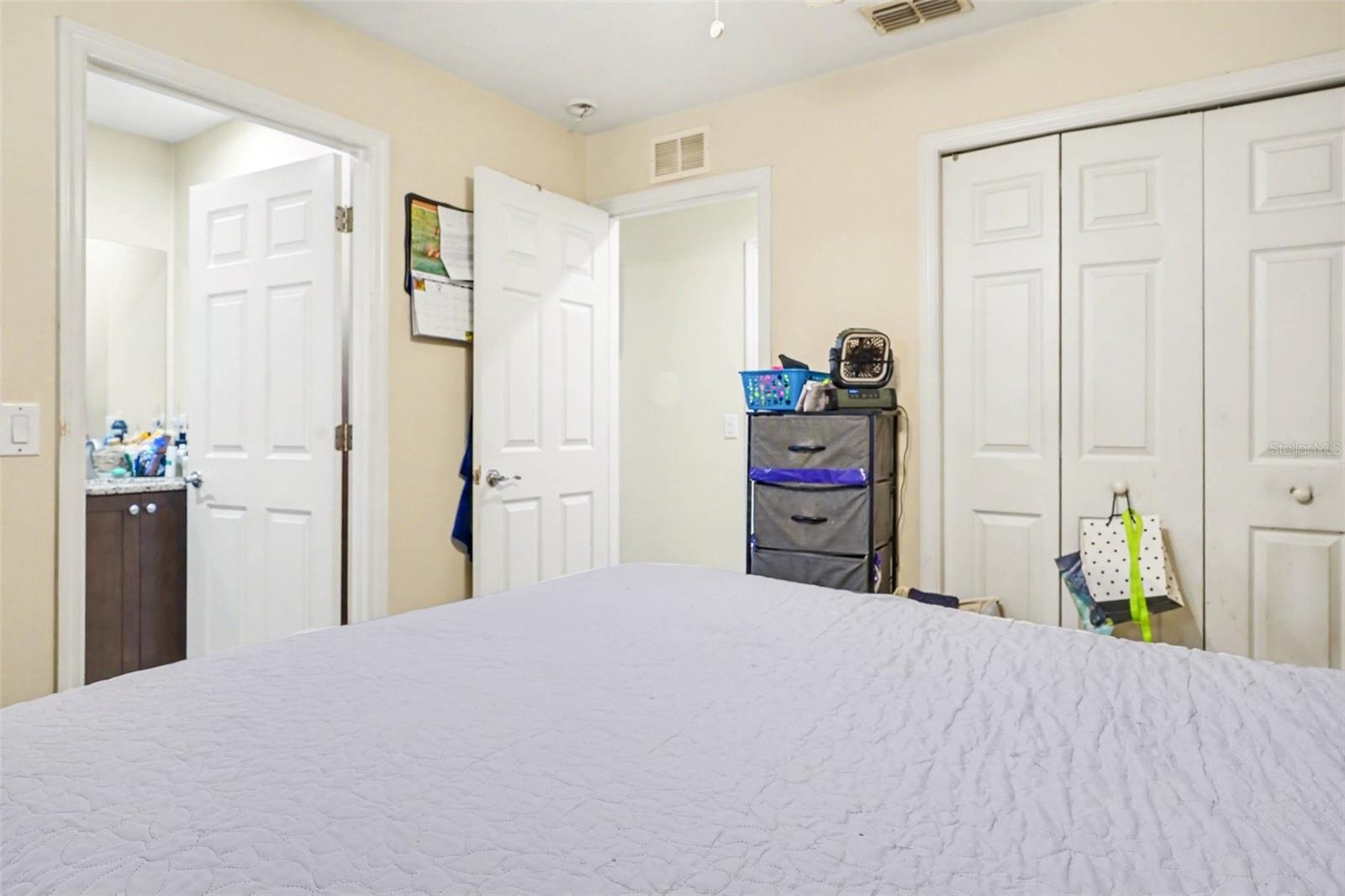 Image 9 of 13 For 719 Walnut Avenue