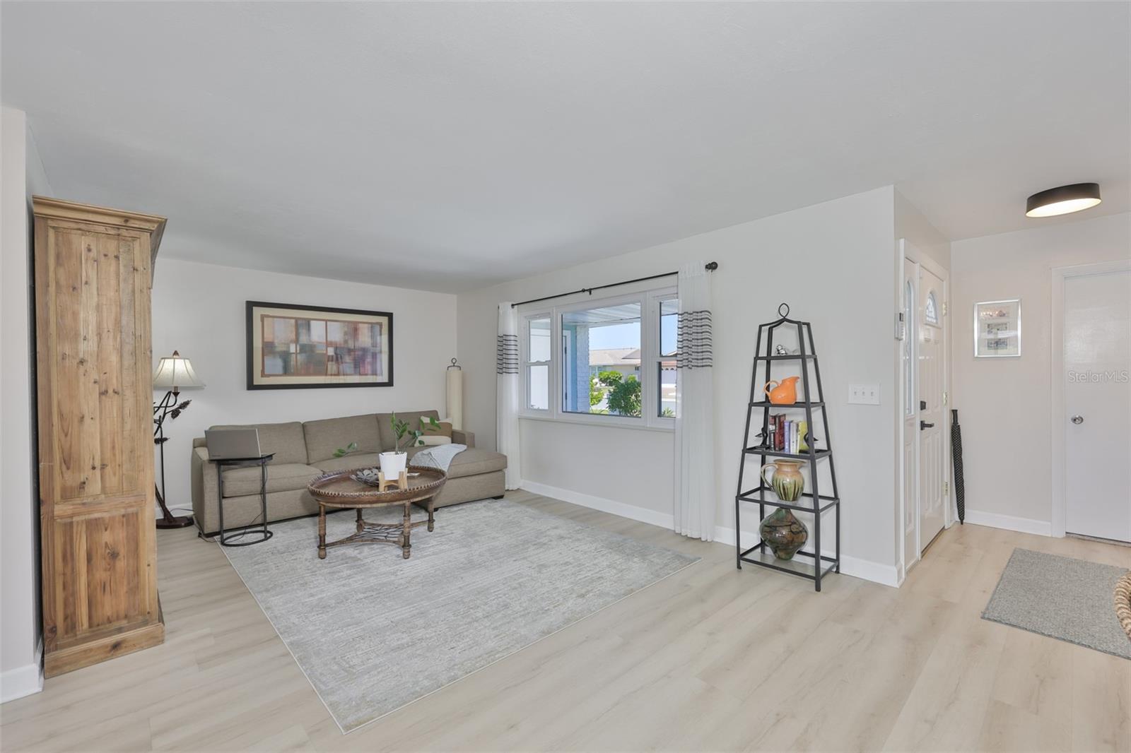 Image 10 of 51 For 1704 Danbury Drive