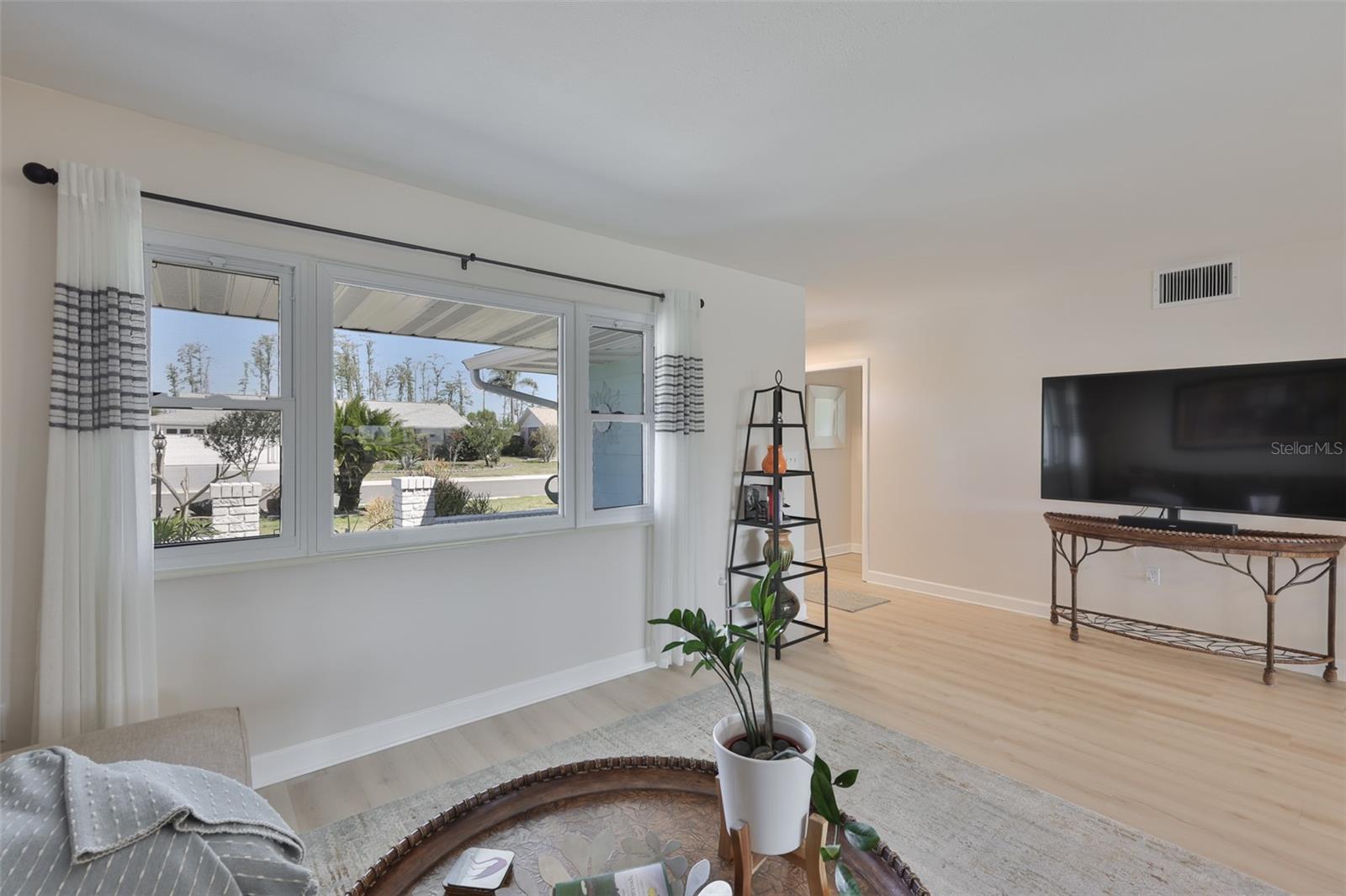 Image 8 of 51 For 1704 Danbury Drive