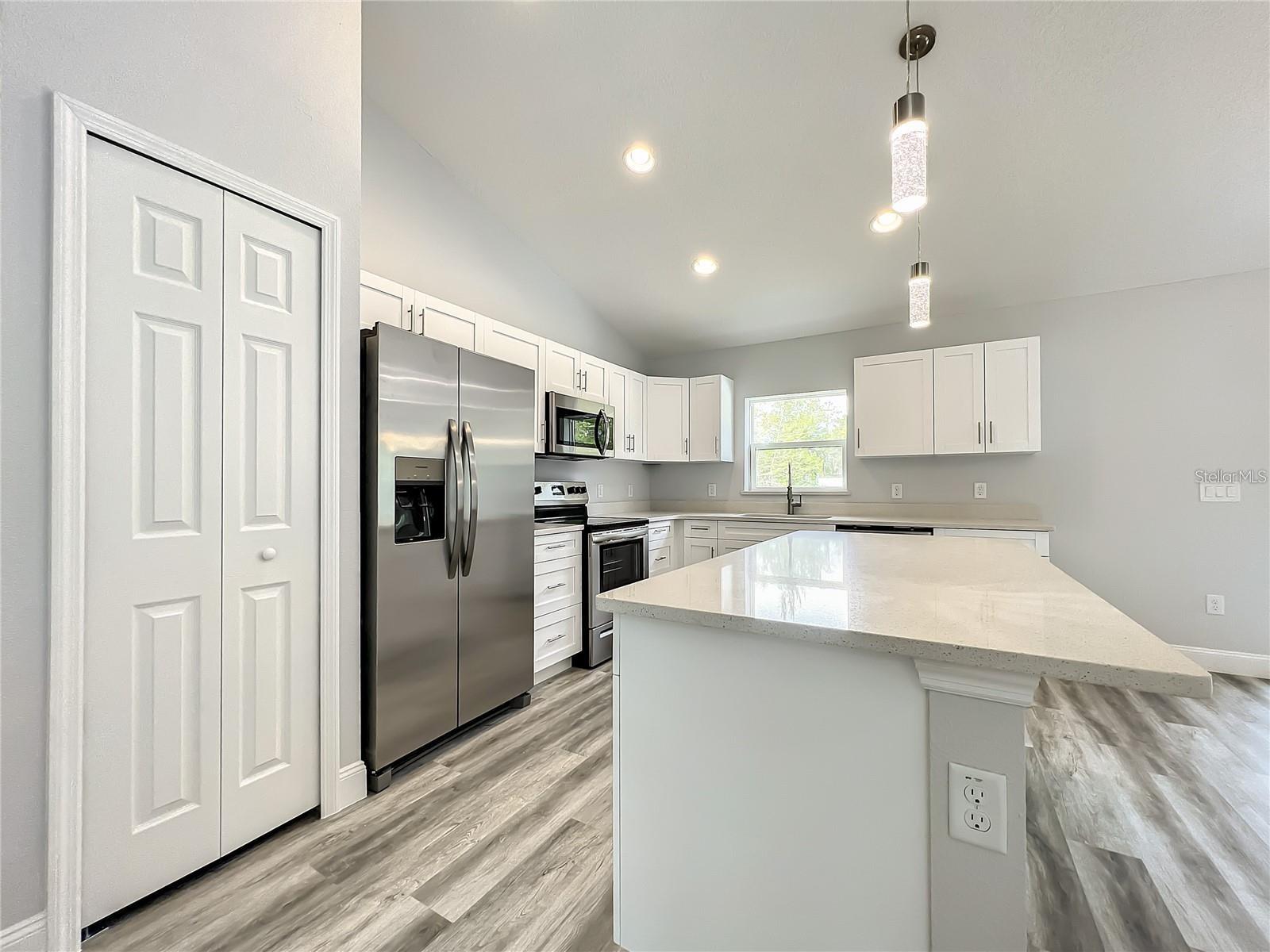 Image 4 of 32 For 15962 53rd Court