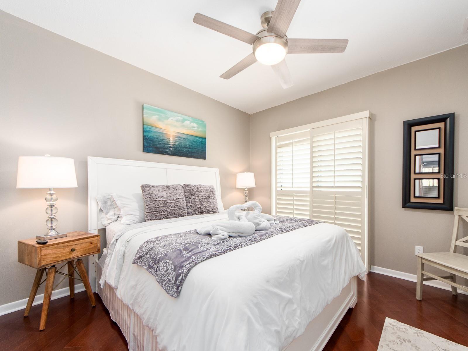 Image 13 of 37 For 320 Island Way 606