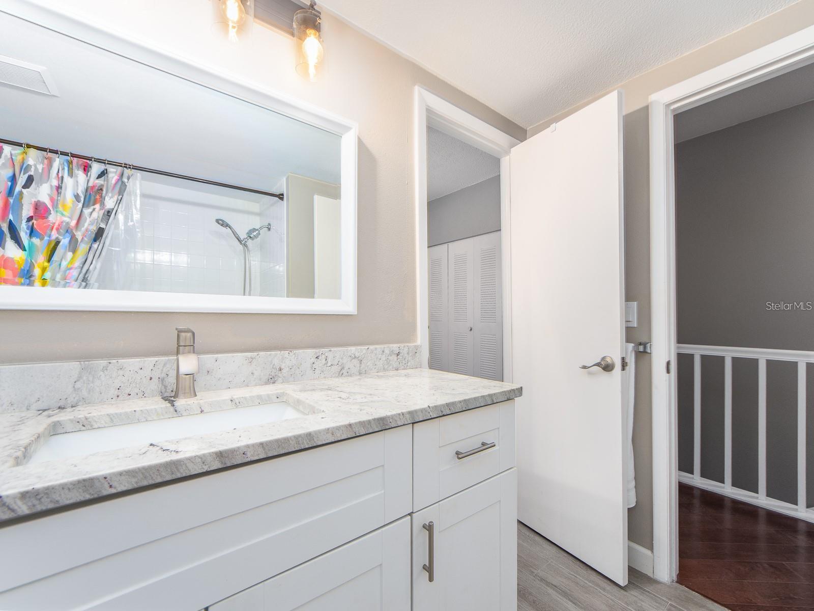 Image 18 of 37 For 320 Island Way 606