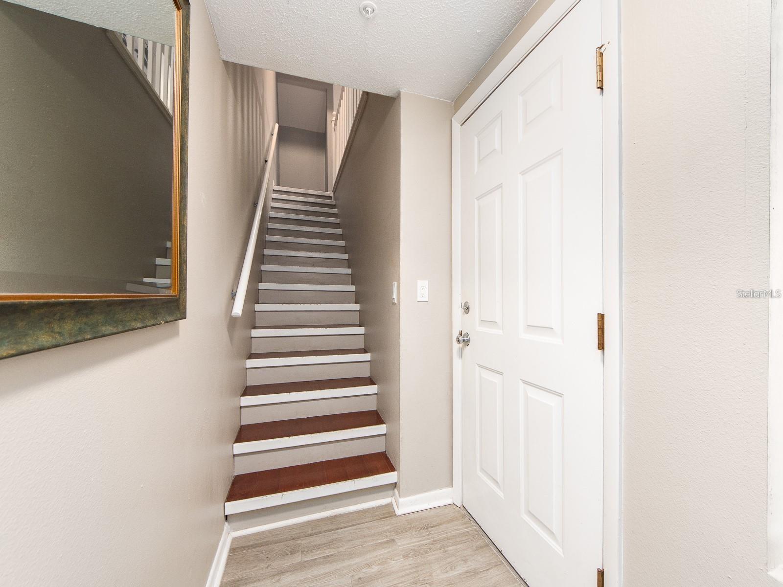 Image 3 of 37 For 320 Island Way 606