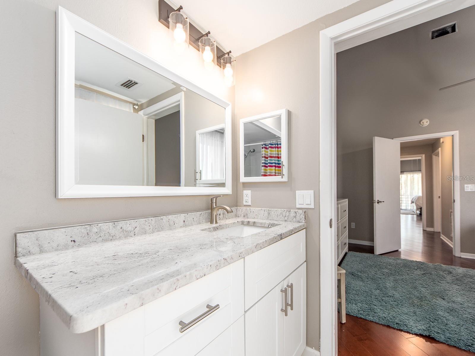 Image 30 of 37 For 320 Island Way 606