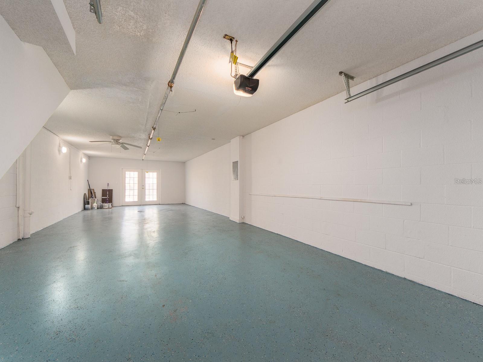 Image 33 of 37 For 320 Island Way 606