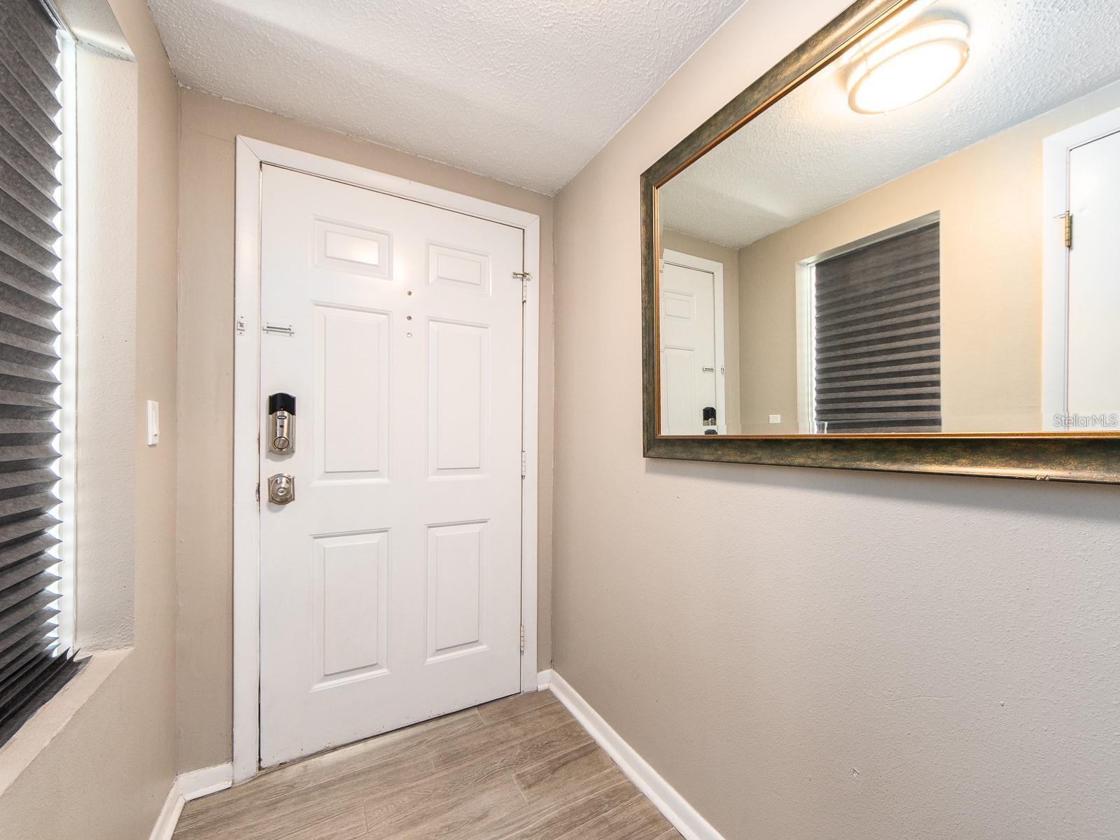 Image 4 of 37 For 320 Island Way 606