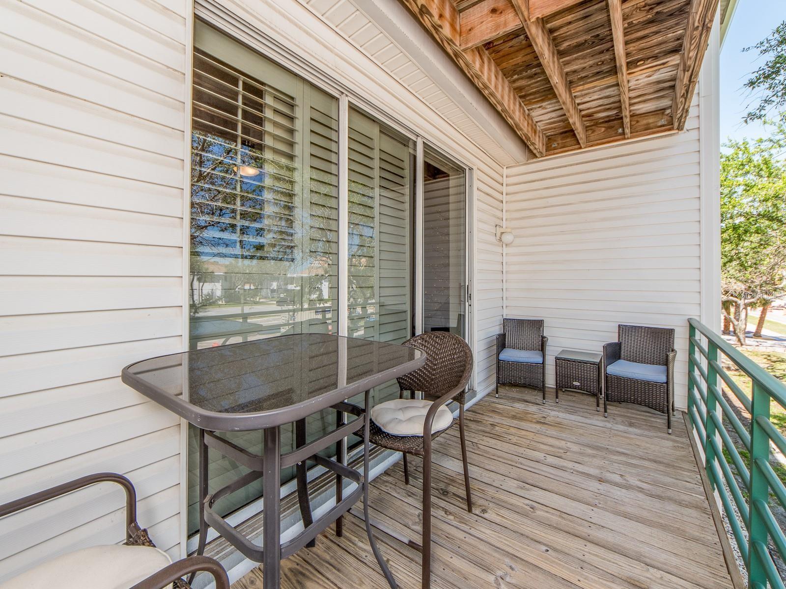 Image 8 of 37 For 320 Island Way 606