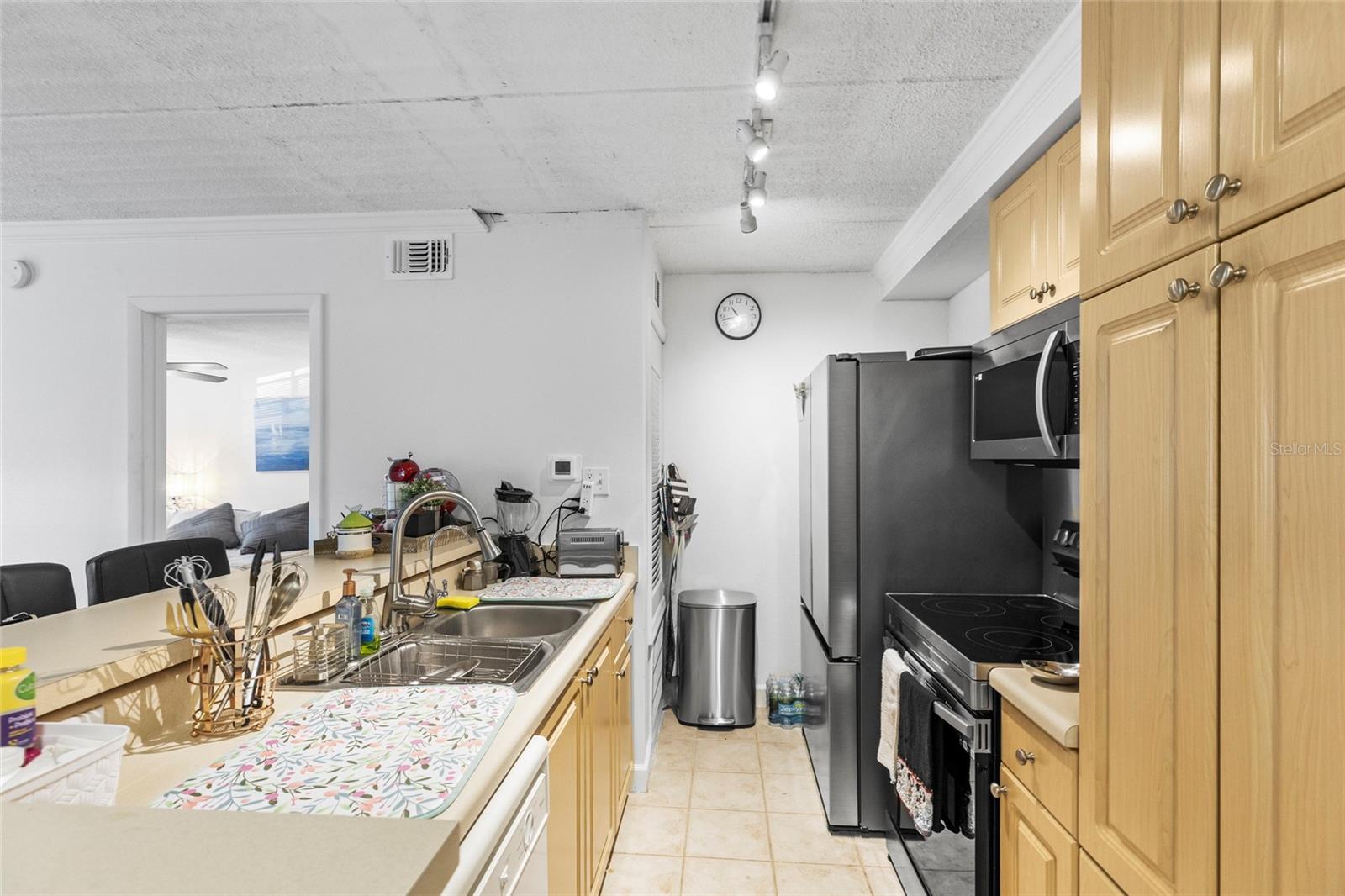 Image 24 of 36 For 5304 Kennedy Boulevard 107