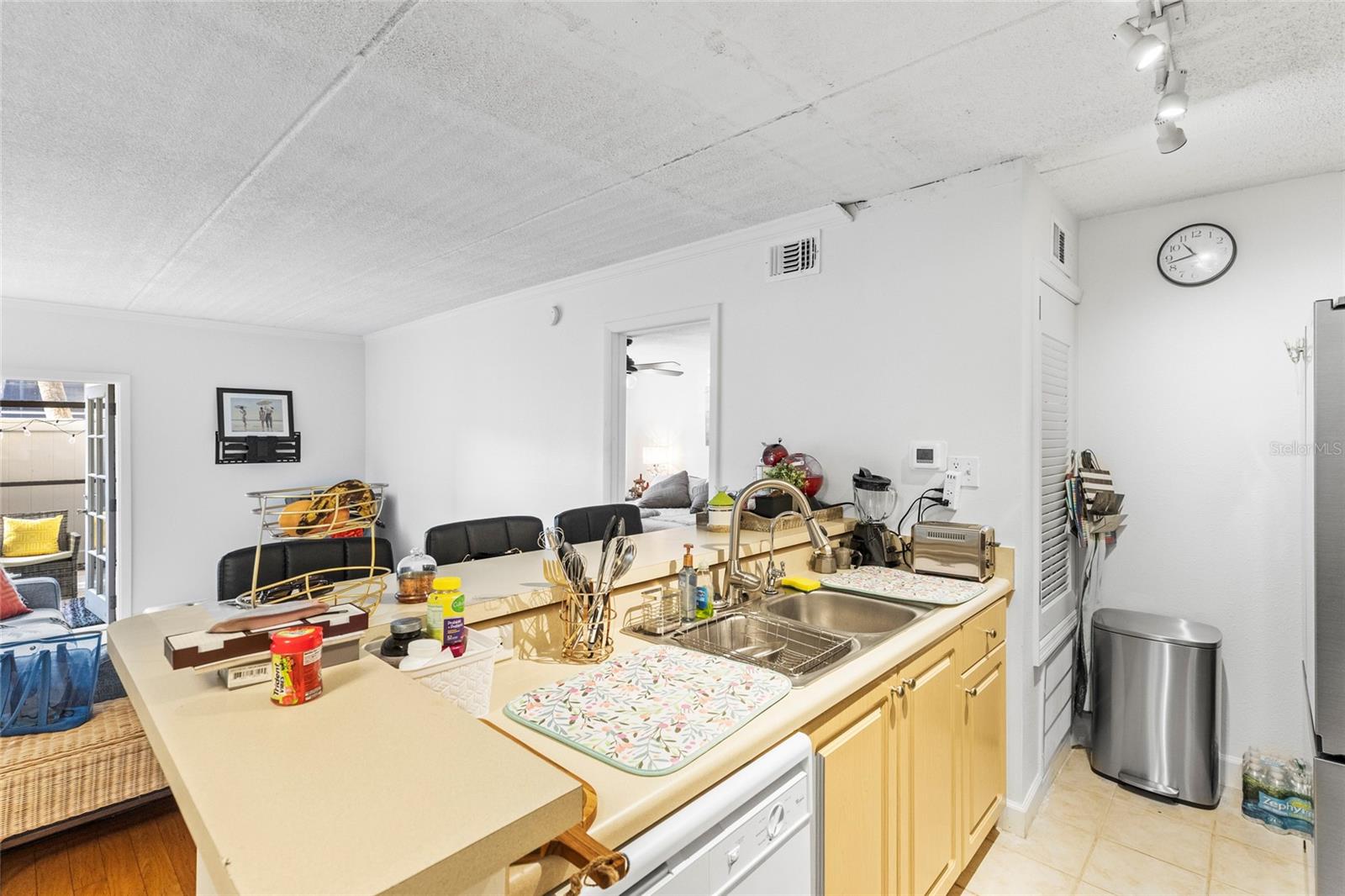 Image 25 of 36 For 5304 Kennedy Boulevard 107