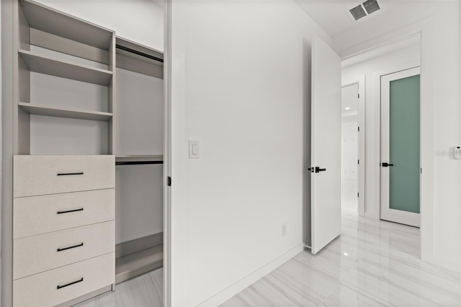 Image 19 of 32 For 2519 18th Place