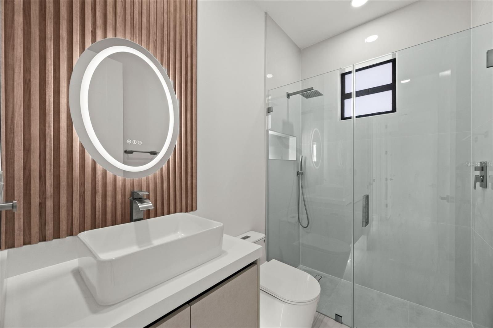 Image 20 of 32 For 2519 18th Place