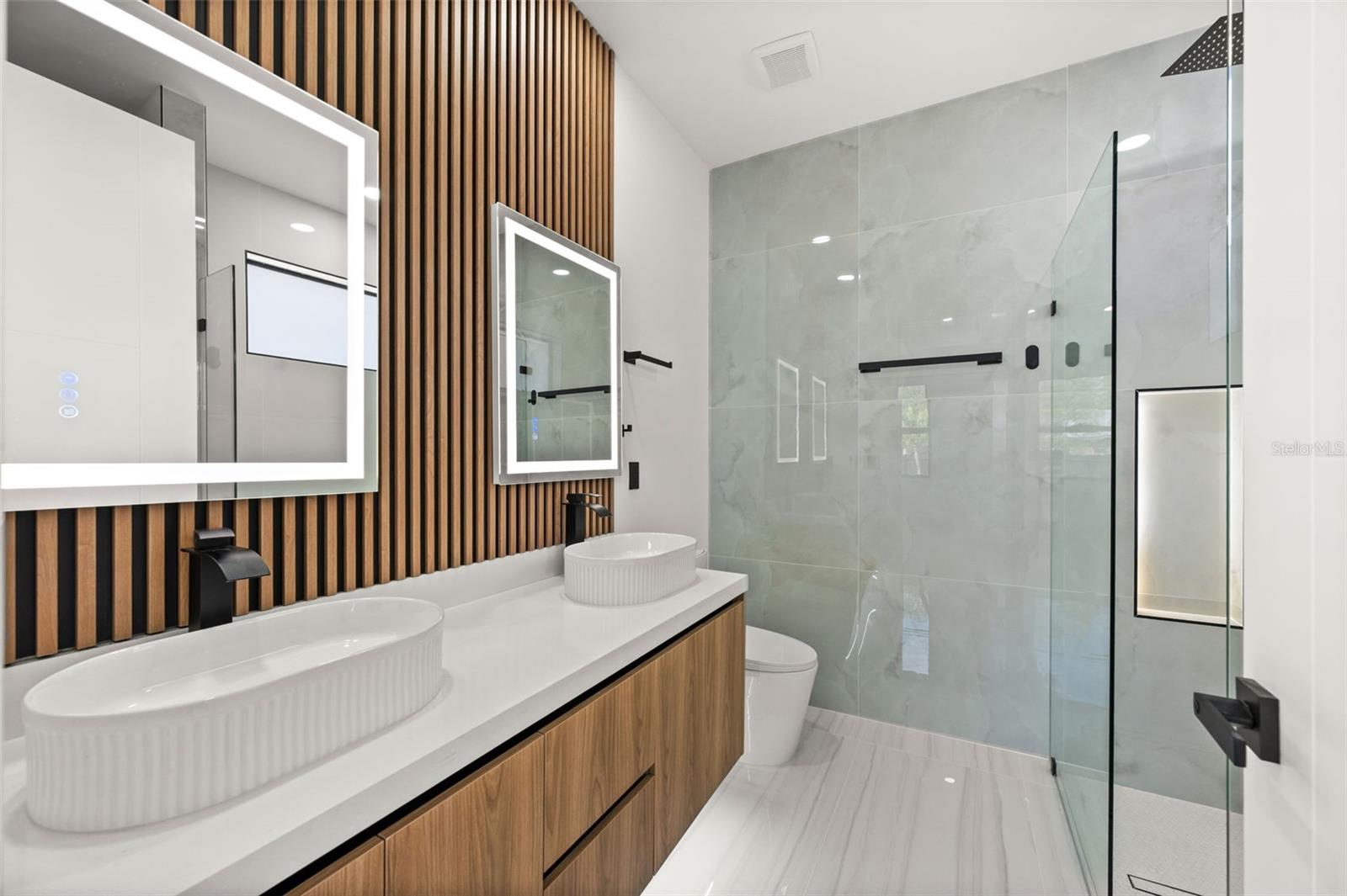 Image 23 of 32 For 2519 18th Place