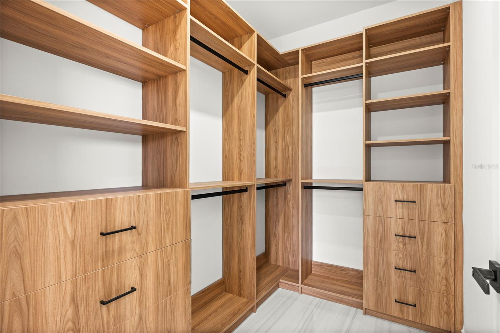 Image 24 of 32 For 2519 18th Place