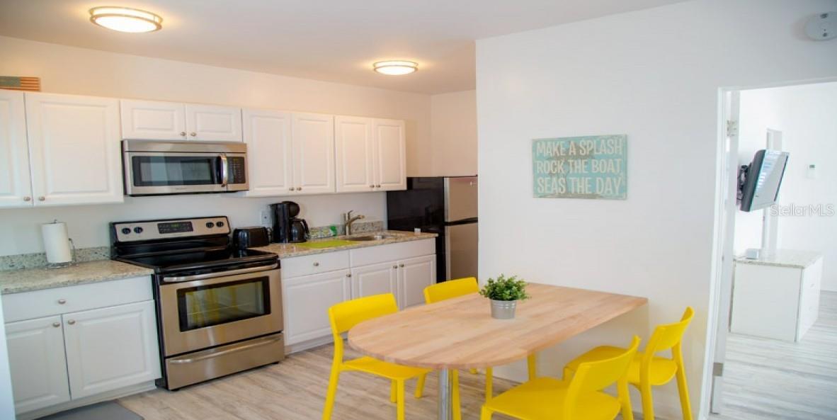 Image 5 of 14 For 6801 Sunset Way