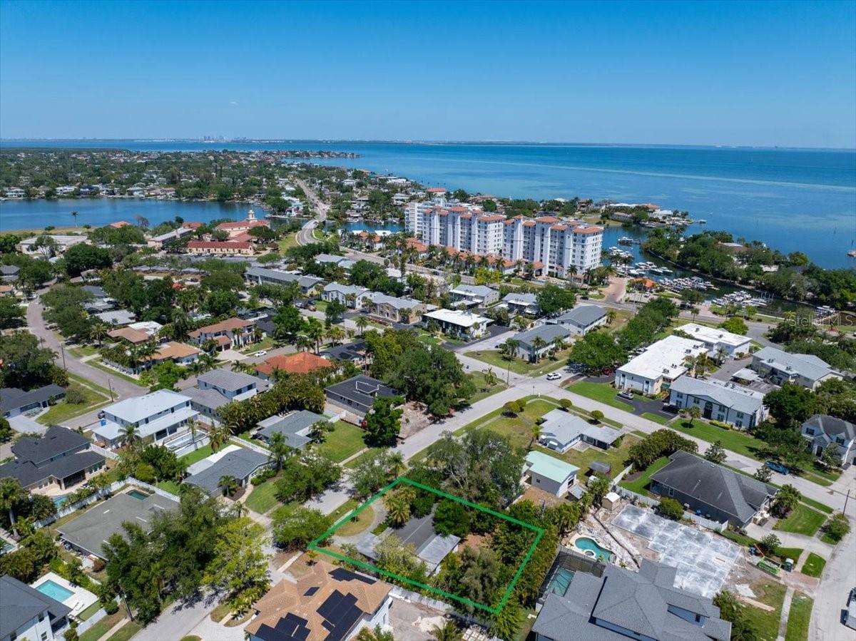 Image 4 of 11 For 459 Bayview Drive Ne