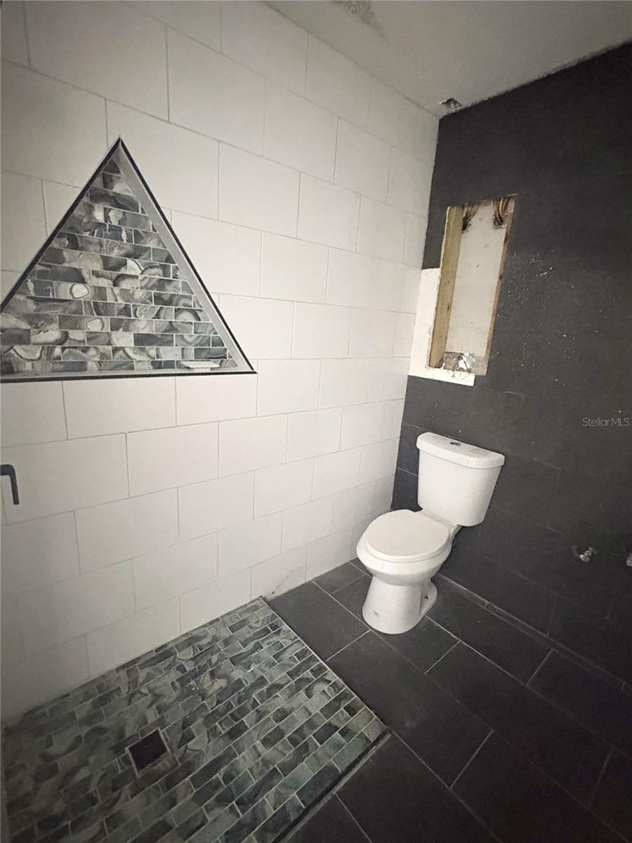 Image 15 of 17 For 7019 Willow Avenue