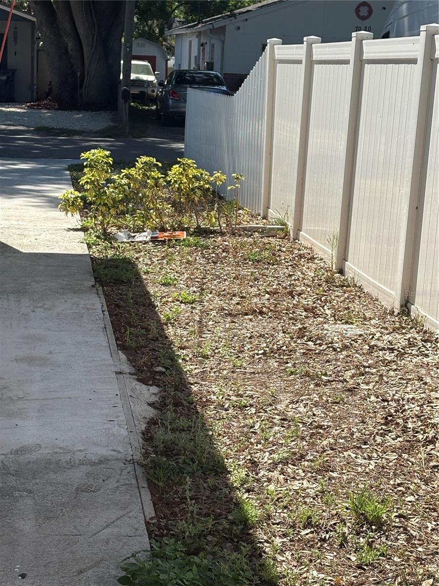 Image 16 of 17 For 7019 Willow Avenue